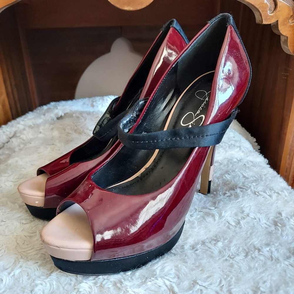 Jessica Simpson Burgandy Patent leather & Black Satin Pumps Sz 7 Fancy Formal